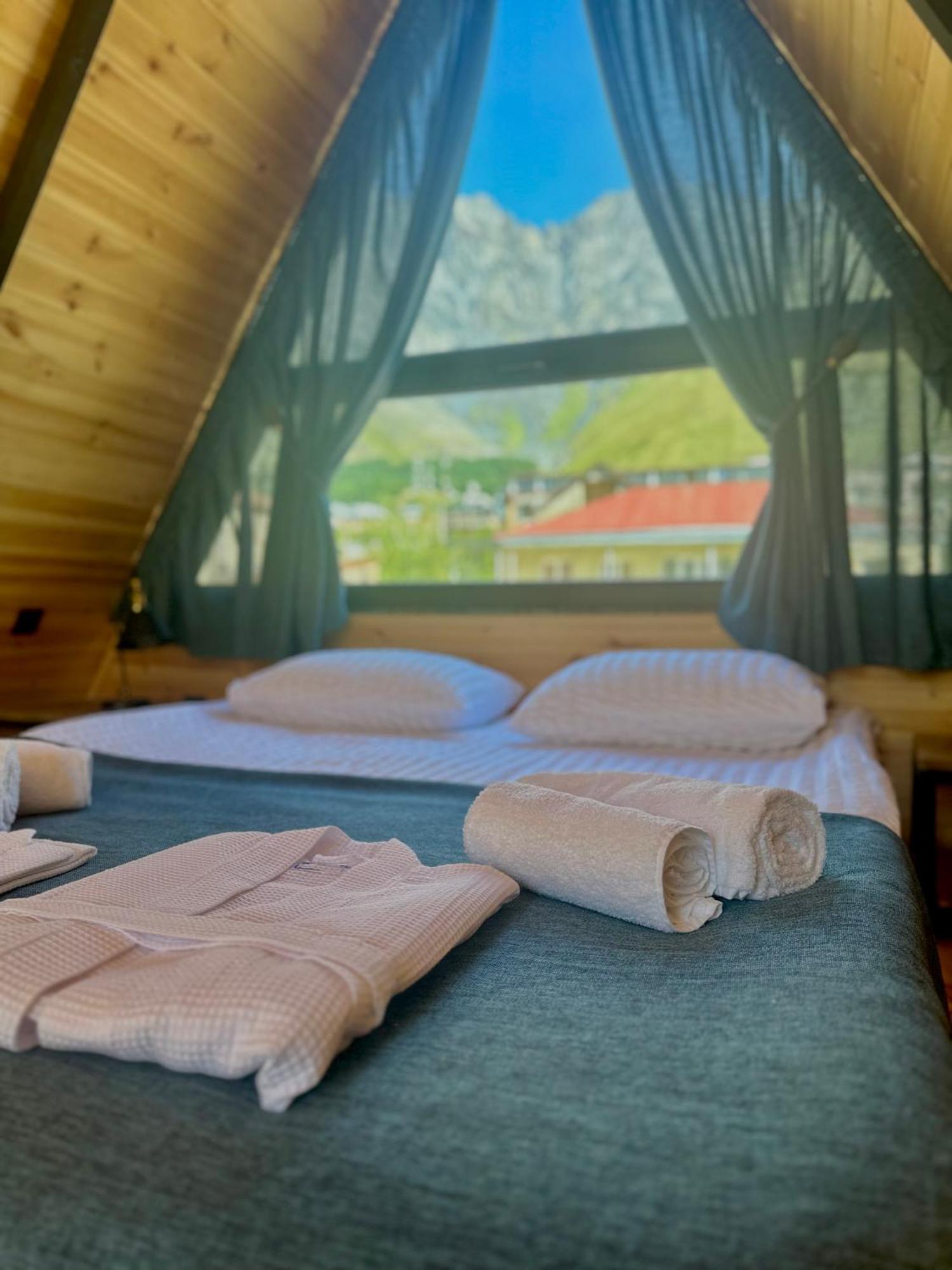 Edelweiss Cottage Kazbegi Extérieur photo