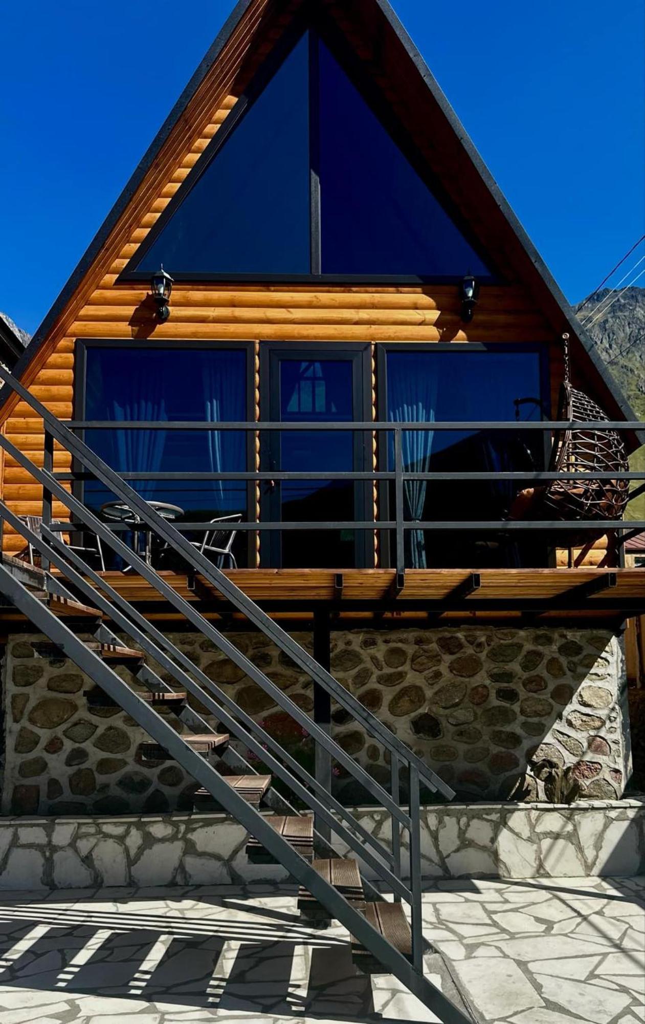 Edelweiss Cottage Kazbegi Extérieur photo